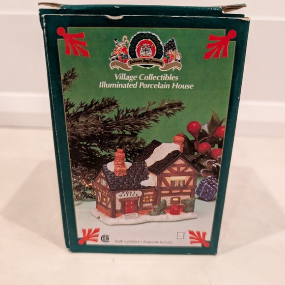 Hudson's Bay Company- Village Collectibles- Illuminated Bakery - Picture 1 of 8